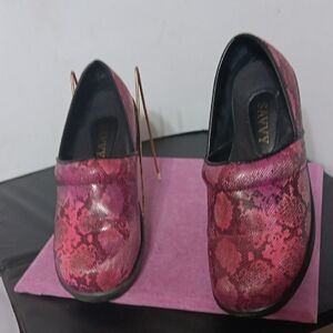 Pink Slip-On Mules with Glossy Finish